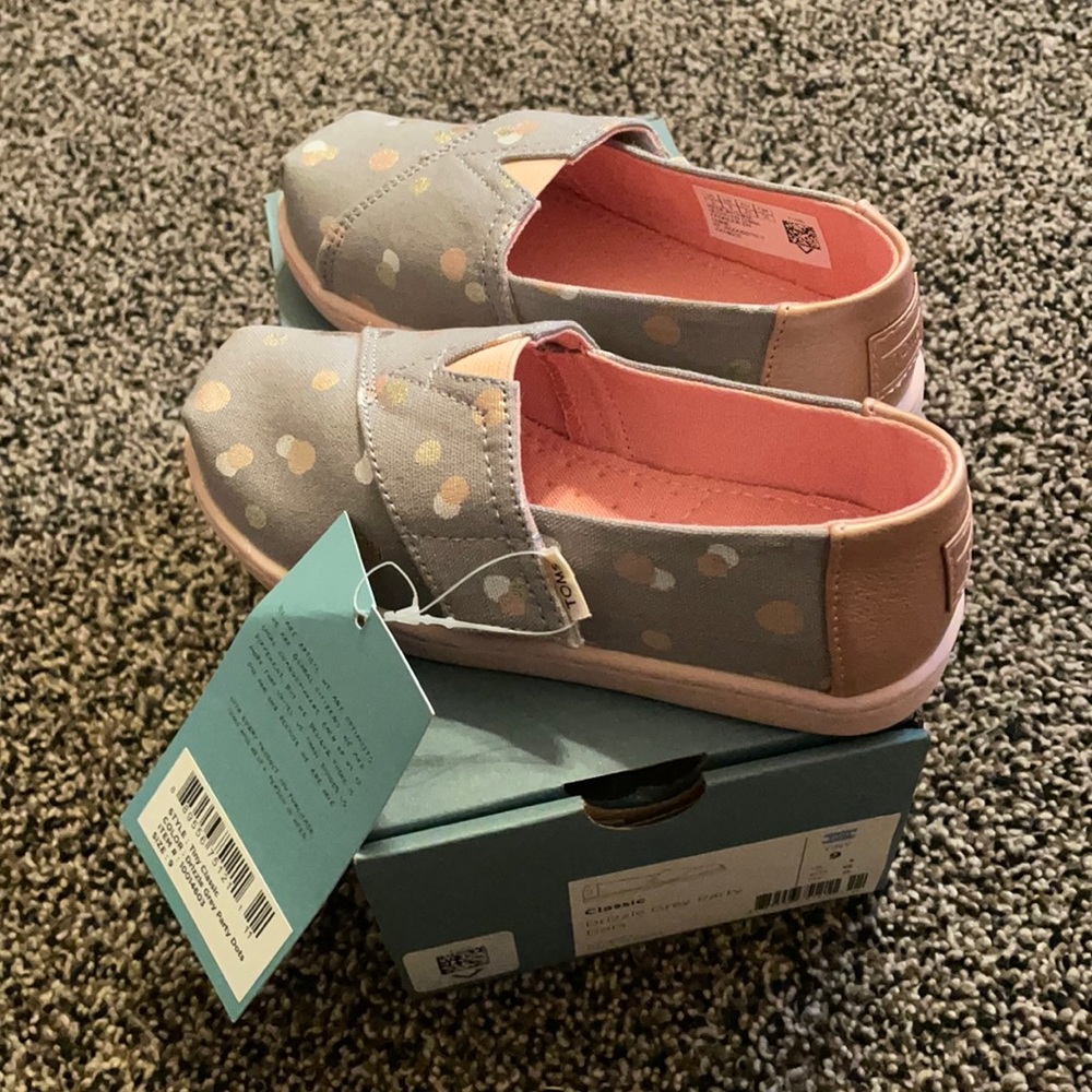 NWT beautiful girly toms